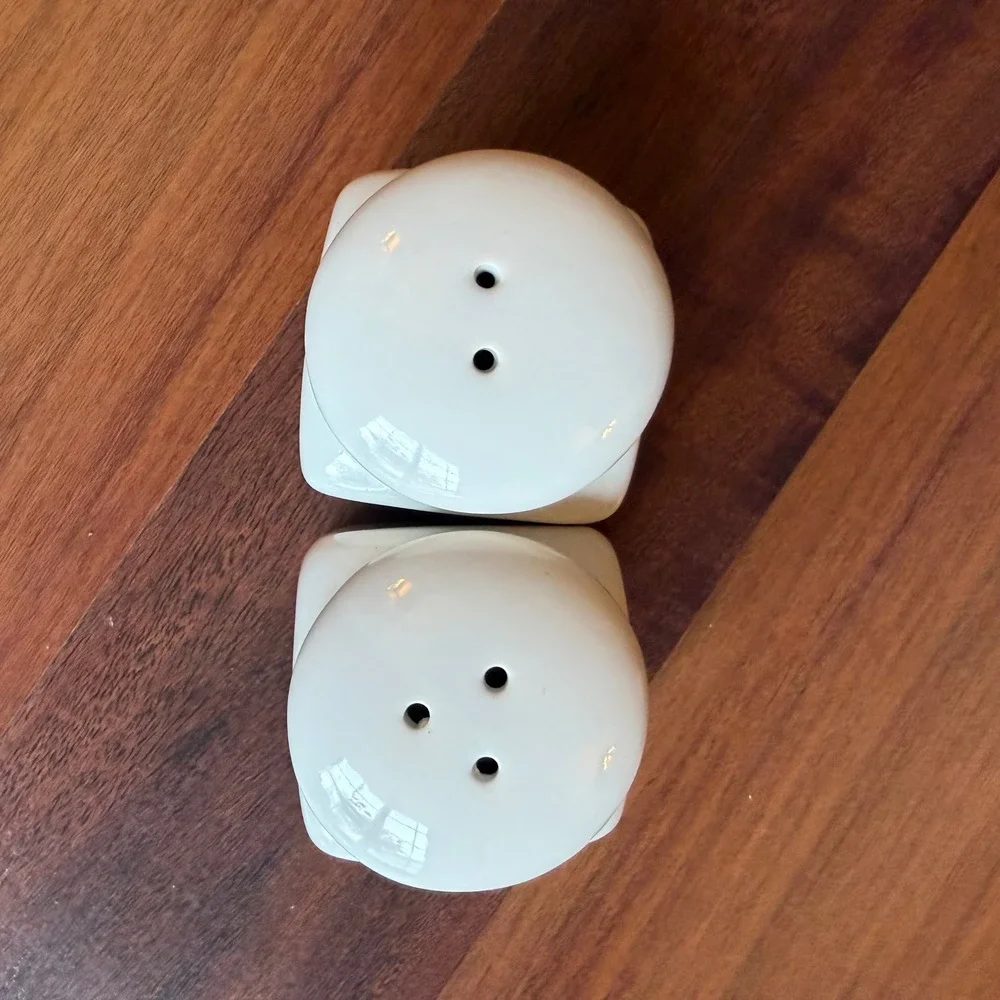 Adorable Snowman Salt‎ Pepper Shakers Winter Holiday Kitchen Decor Set